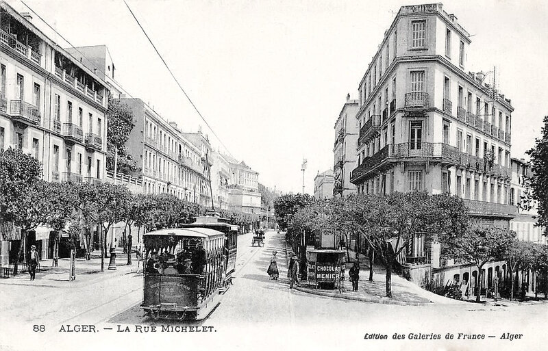 1280px-Alger,_rue_Michelet,_vers_1910