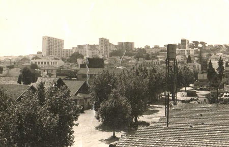 Hussein_Dey_en_1962