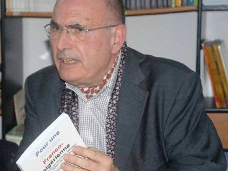 Meynier avec livre