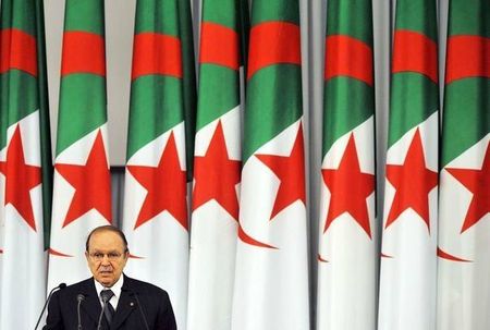290437_le-president-algerien-abdelaziz-bouteflika-lors-d-une-ceremonie-le-9-avril-2009-a-alger